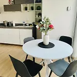Cozy 1 Bedroom Flat With Private Terrace
